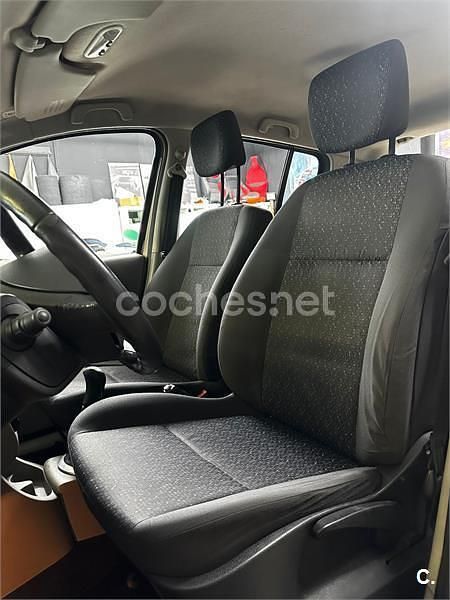 Usado Renault Modus Dynamique 98 CV (72 kW) 2005 Beige Monovolumen