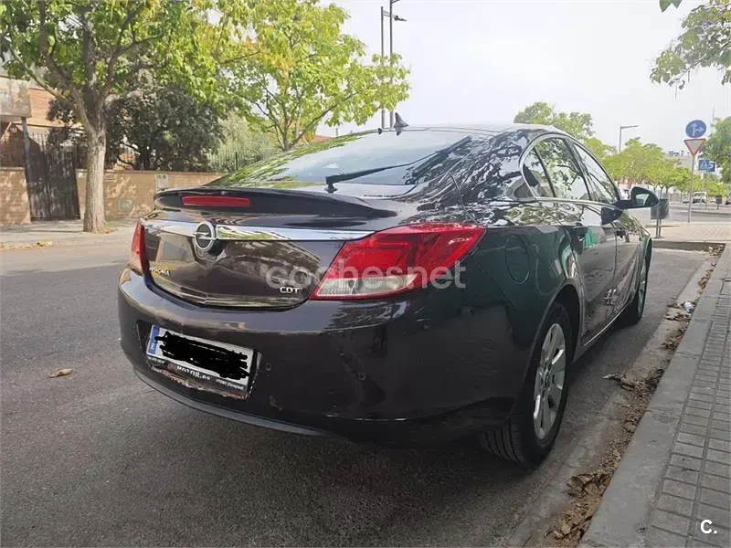Usado Opel Insignia Selective 130 CV (95 kW) 2013 Negro Berlina