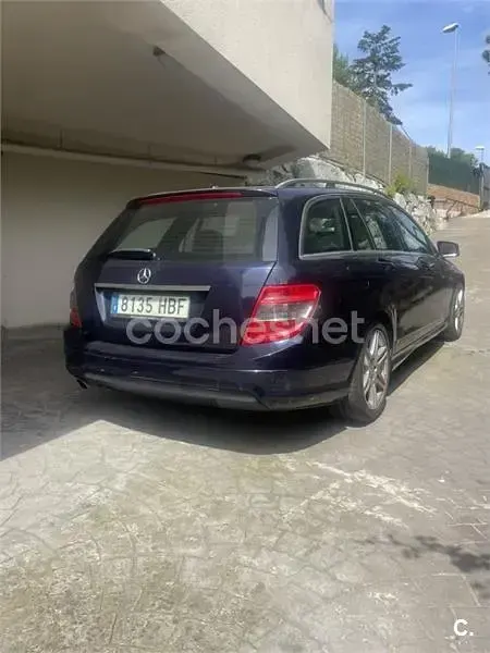 Usado Mercedes C180 156 CV (114 kW) 2010 Azul Familiar