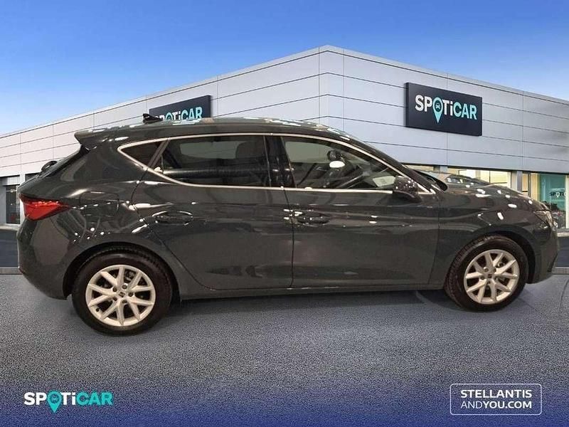 Usado Seat Leon Style 116 CV (85 kW) 2025 Gris Utilitario