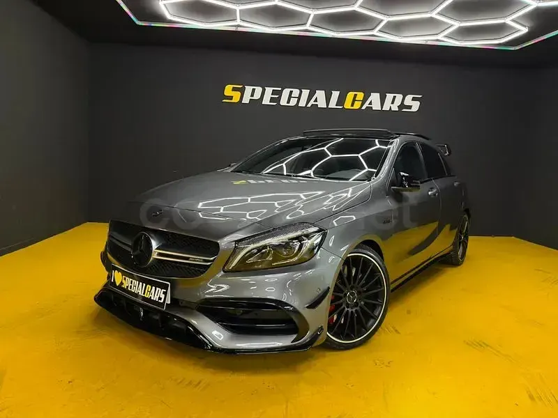 Usado Mercedes A45 AMG 381 CV (280 kW) 2015 Gris / plata Utilitario