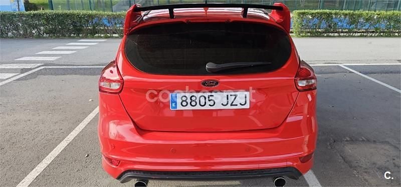 Usado Ford Focus ST-Line 125 CV (91 kW) 2017 Rojo Berlina