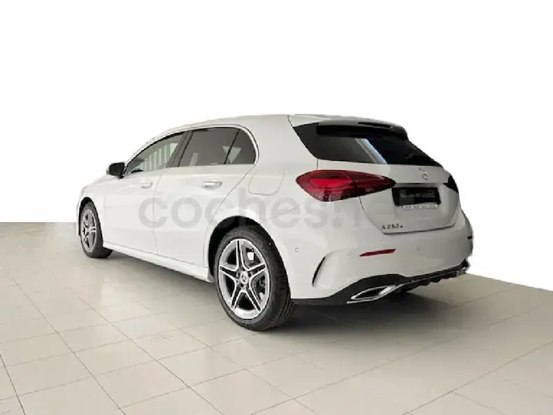 Usado Mercedes A250 218 CV (160 kW) 2025 Blanco Berlina