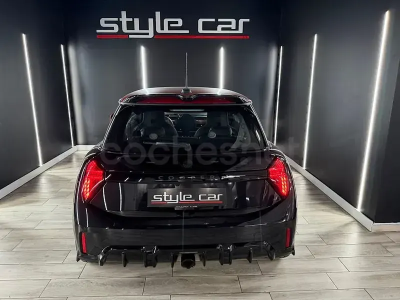 Usado Mini John Cooper Works 231 CV (169 kW) 2025 Negro Utilitario