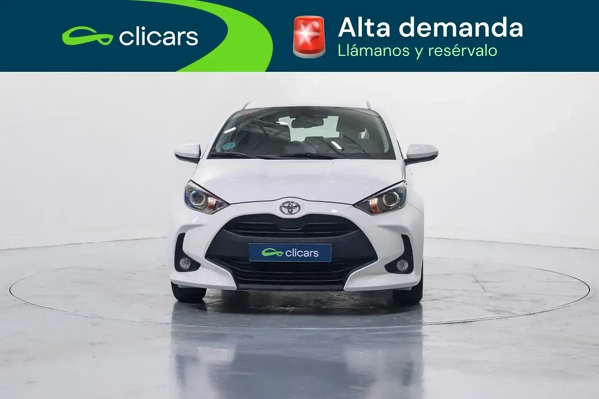 Käytetty Toyota Yaris Edition 125 HP (91 kW) 2021 Valkoinen Viistoperä