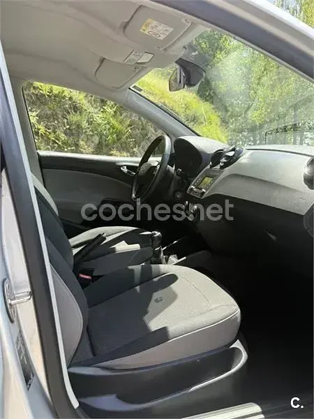 Usado Seat Ibiza Style 105 CV (77 kW) 2016 Gris / plata Berlina