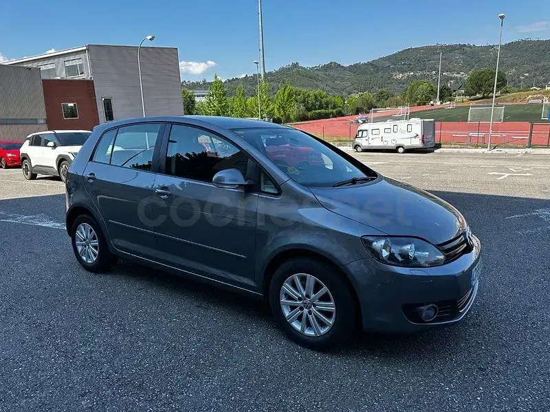 Usado VW Golf Plus Cross Advance 105 CV (77 kW) 2012 Gris / plata Monovolumen