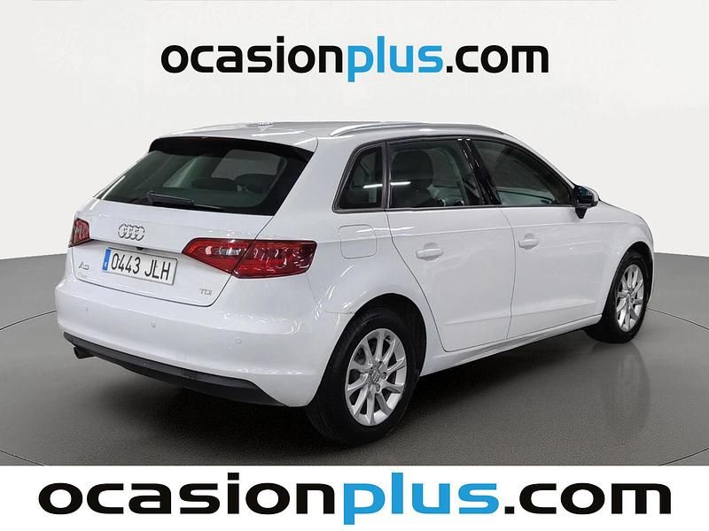 Usado Audi A3 Attraction 110 CV (80 kW) 2016 Blanco