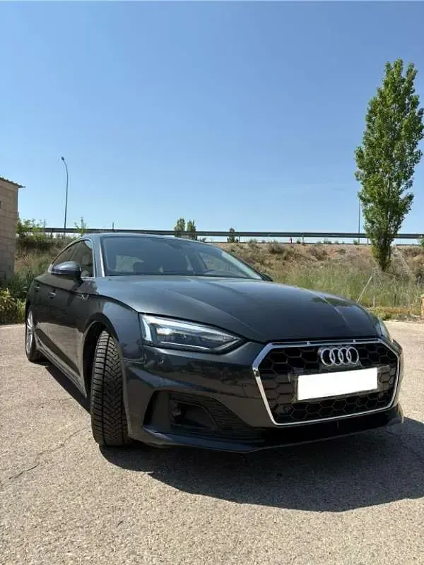 Usado Audi A5 Sportback 163 CV (119 kW) 2023 Gris Utilitario