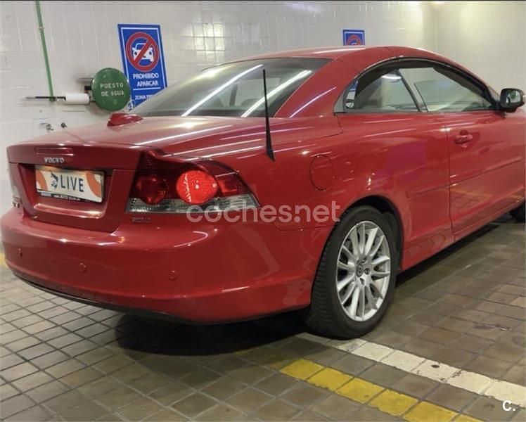 Usado Volvo C70 Summum 136 CV (100 kW) 2008 Rojo Descapotable