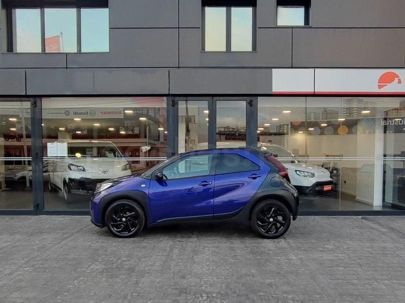 Usado Toyota Aygo X 72 CV (52 kW) 2022 Azul SUV
