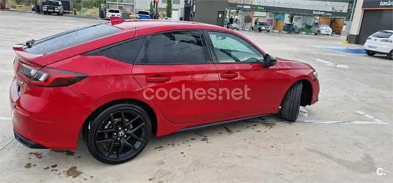 Usado Honda Civic Sport 184 CV (135 kW) 2024 Rojo Berlina