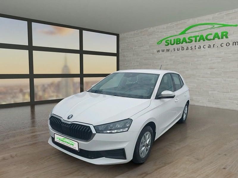 Usado Skoda Fabia 80 CV (58 kW) 2022 Blanco Utilitario