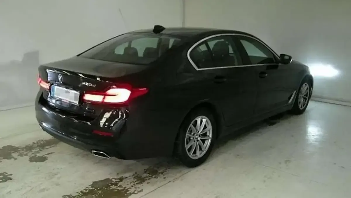Używany BMW 520 190 KM (139 kW) 2022 Czarny Sedan/Limuzyna
