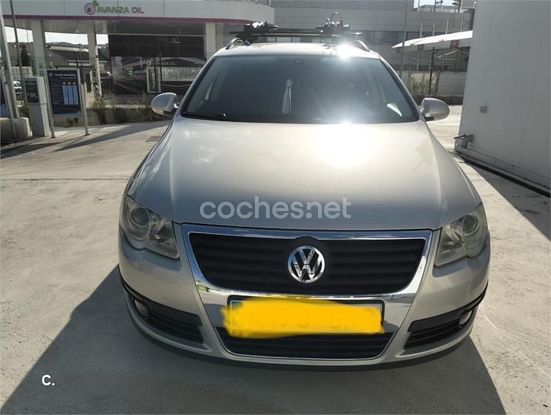 Gris / plata Usado 2009 VW Passat Advance Familiar | 7900 € (Un poco caro) - Imagen 1/4