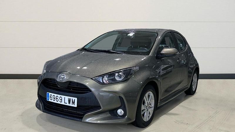 Usado Toyota Yaris Edition 125 CV (91 kW) 2022 Verde Berlina
