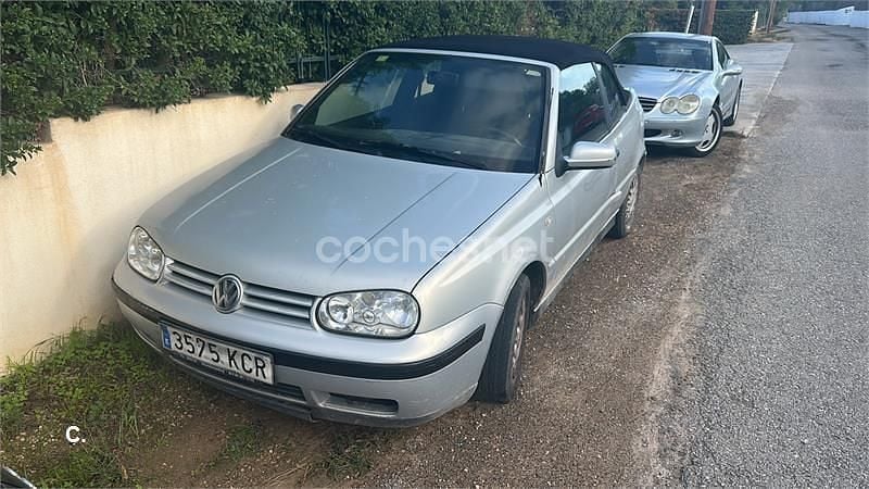 Gris / plata Usado 2000 VW Golf Cabriolet Highline Descapotable | 1800 € - Imagen 1/4