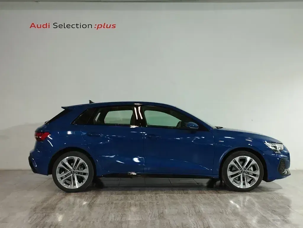 Usado Audi A3 e-tron S-Line 204 CV (150 kW) 2025 Azul Utilitario