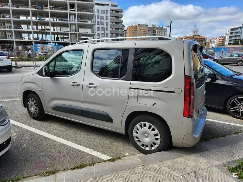 Usado Opel Combo Life Selective 100 CV (73 kW) 2018 Beige Monovolumen