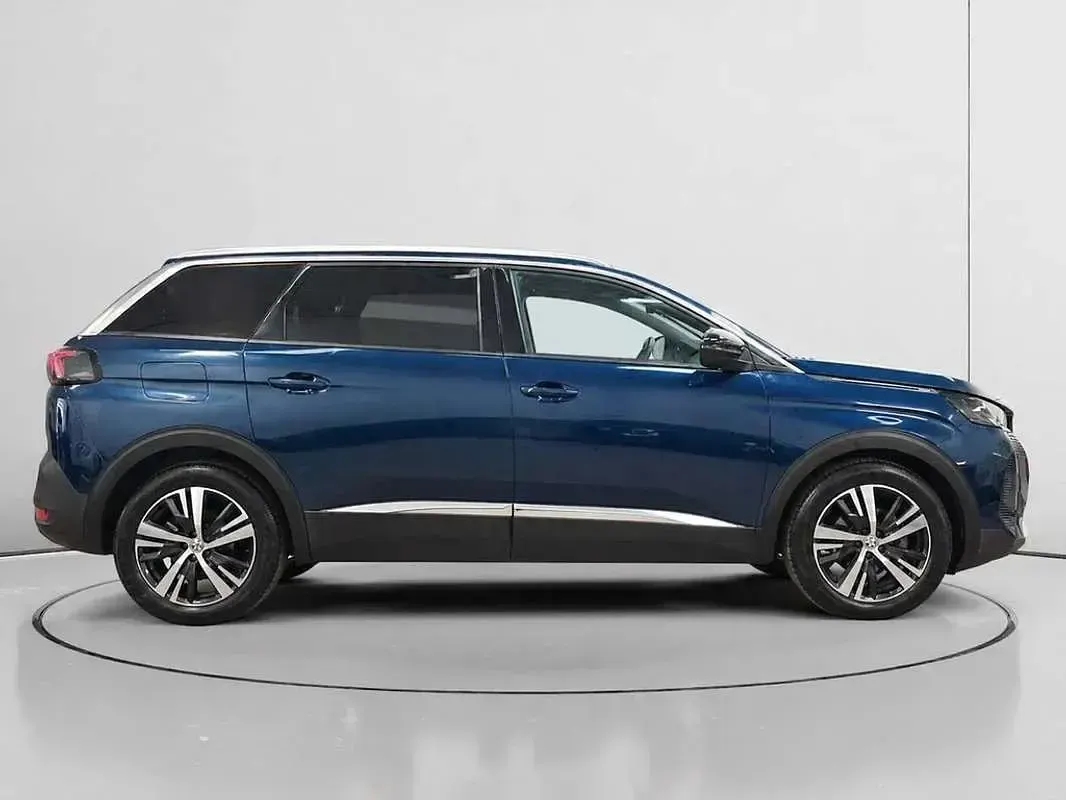 Usado Peugeot 5008 Allure 136 CV (100 kW) 2024 Azul SUV