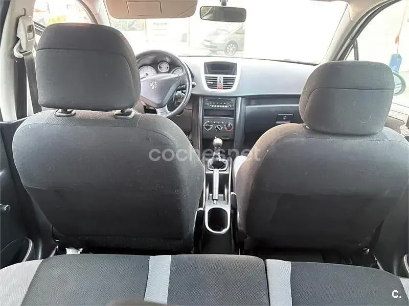 Usado Peugeot 207 70 CV (51 kW) 2007 Negro Berlina