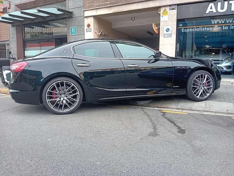 Usado Maserati Ghibli 275 CV (202 kW) 2017 Negro Coupe