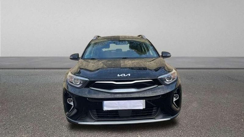 Usado Kia Stonic 84 CV (61 kW) 2023 Negro SUV