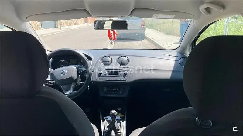 Usado Seat Ibiza I-Tech 105 CV (77 kW) 2014 Gris / plata Berlina
