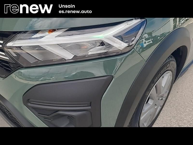 Usado Dacia Sandero Essentiel 91 CV (66 kW) 2023 Verde Berlina