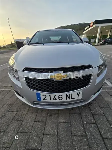 Usado Chevrolet Cruze LS 113 HP (83 kW) 2010 Cinzento Sedan