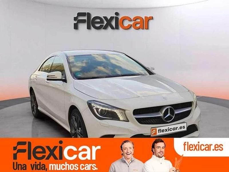 Usado Mercedes CLA200 136 CV (100 kW) 2016 Blanco Berlina