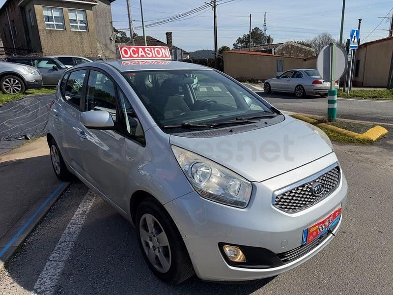 Usado Kia Venga 90 CV (66 kW) 2011 Gris / plata Utilitario