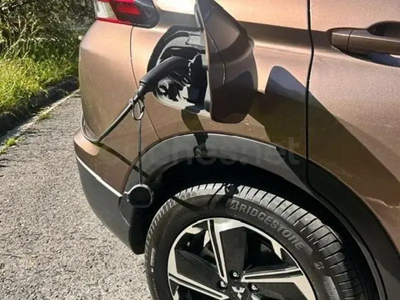 Usado Mitsubishi Eclipse Cross 188 CV (138 kW) 2022 Marrón SUV