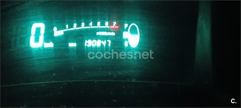 Gris / plata Usado 2001 Toyota Yaris Luna Berlina | 2800 € (Precio justo) - Imagen 1/4