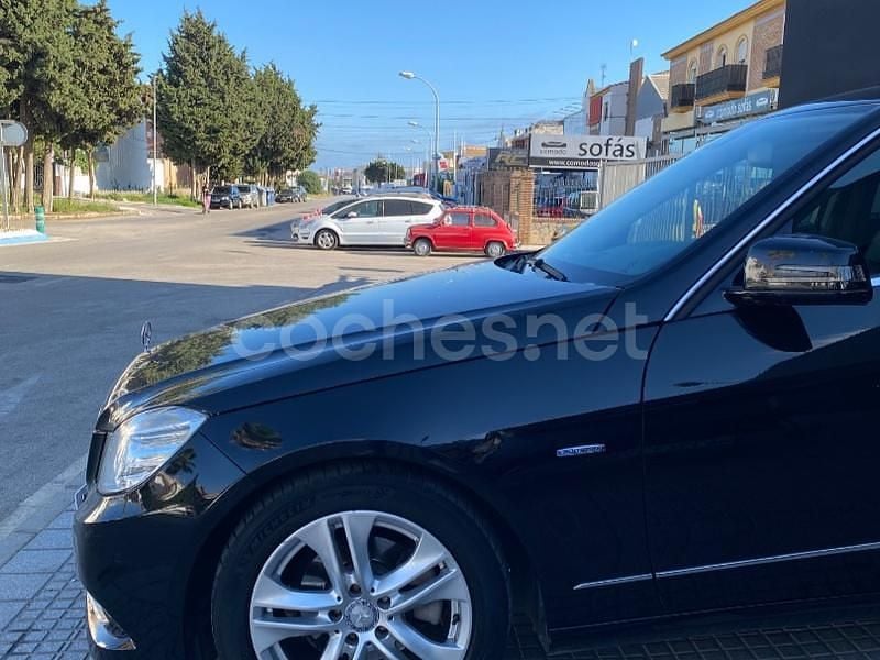Usado Mercedes E200 Avantgarde 136 CV (100 kW) 2011 Negro Berlina