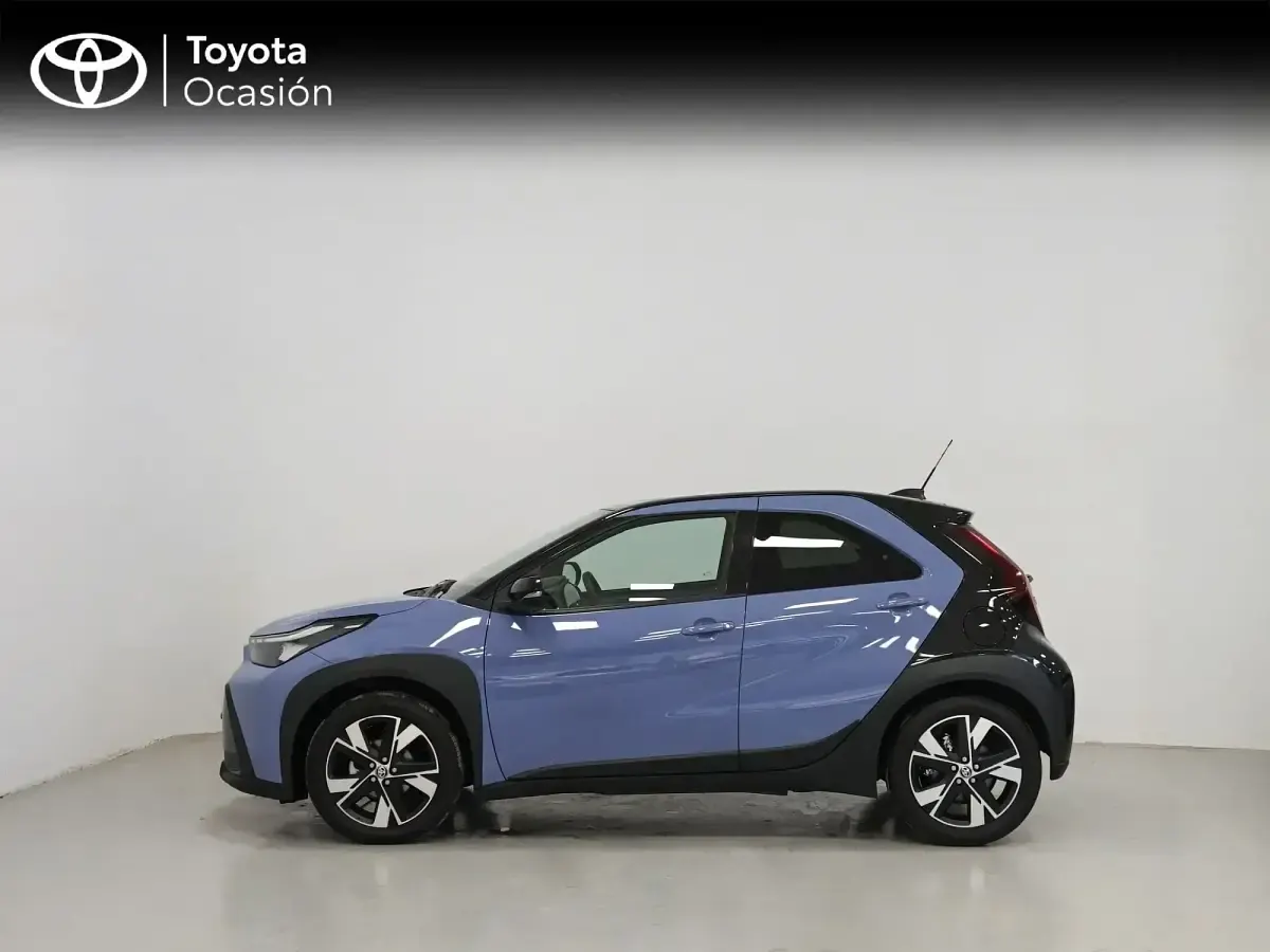 Usado Toyota Aygo X 116 CV (85 kW) 2026 Azul SUV