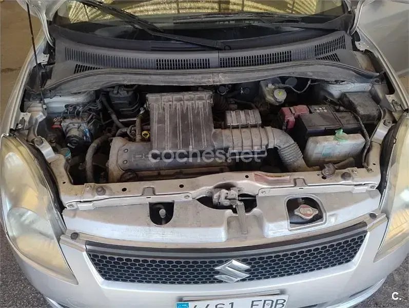 Usado Suzuki Swift GL 92 CV (67 kW) 2006 Gris / plata Utilitario
