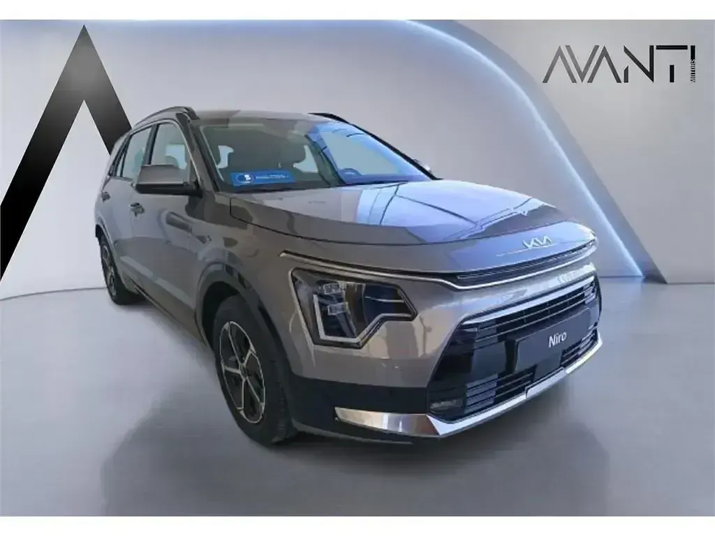 Usado Kia Niro 183 CV (134 kW) 2024 Gris SUV