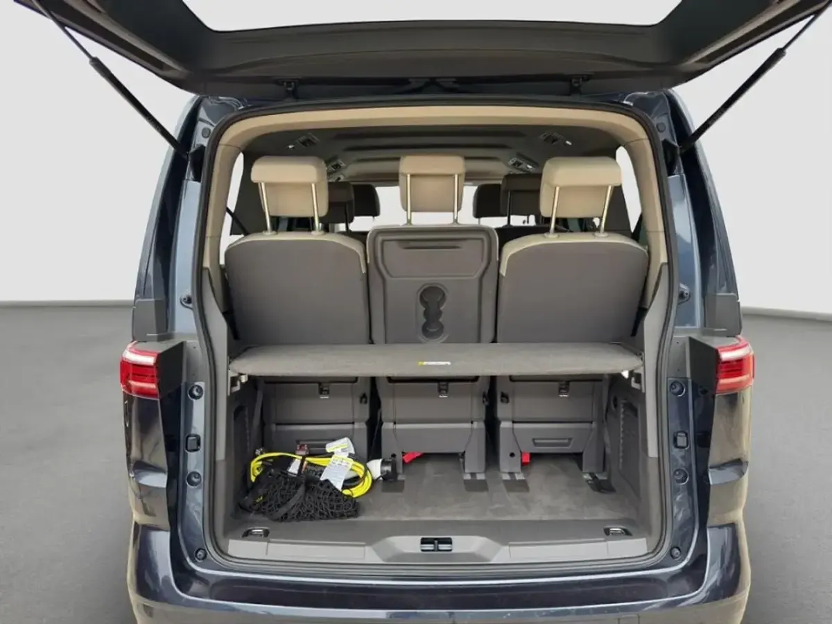 Usado VW Multivan 245 CV (180 kW) 2025 Azul Monovolumen