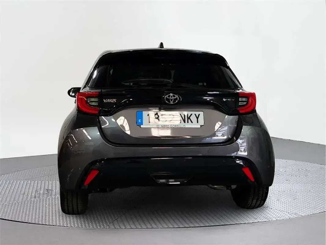 Usado Toyota Yaris Plus 116 CV (85 kW) 2026 Utilitario