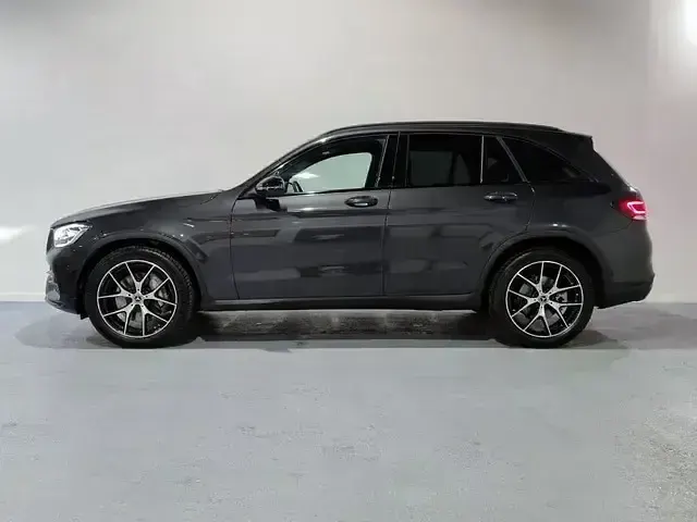 Usado Mercedes GLC300 245 CV (180 kW) 2021 Gris / plata SUV
