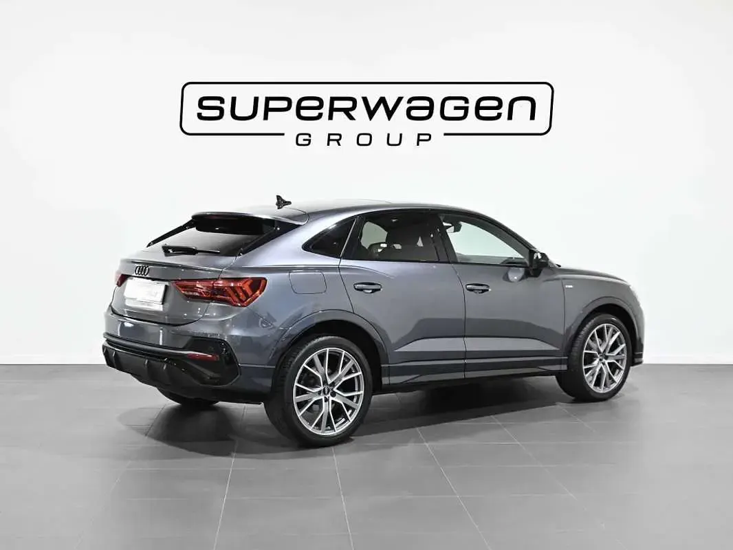 Usado Audi Q3 Sportback Ambiente 150 CV (110 kW) 2022 Gris SUV