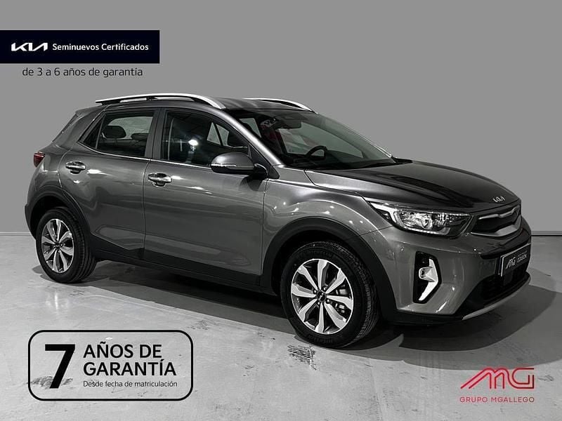 Astro grey (m7g) Usado 2024 Kia Stonic SUV | 20.450 € (Precio justo) - Imagen 1/4