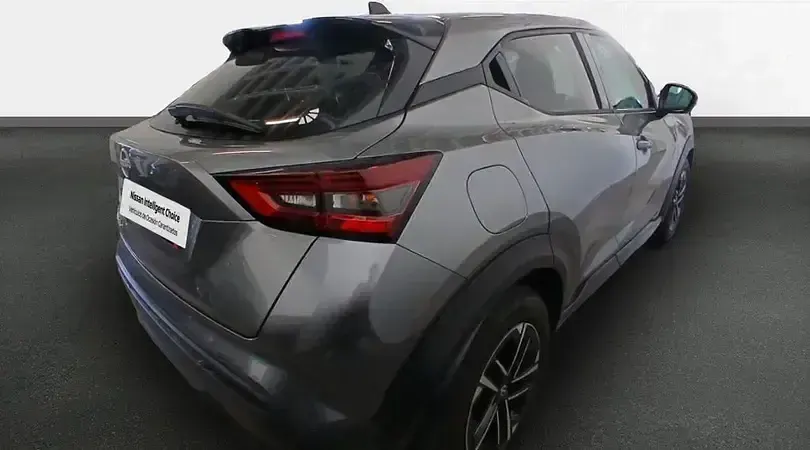 Usado Nissan Juke N-Connecta 114 CV (83 kW) 2025 Skline grey (metalizado) techo SUV
