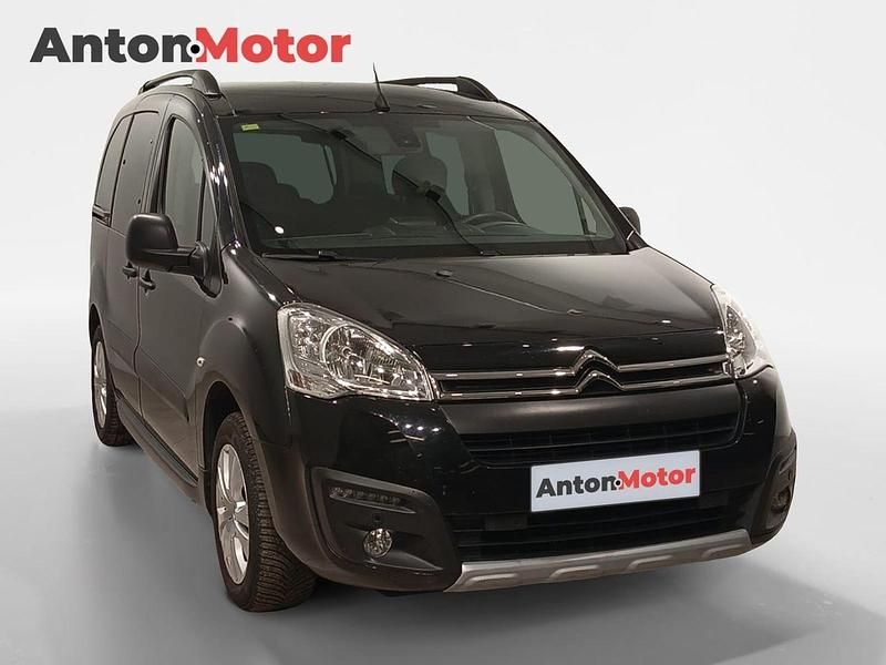 Usado Citroën Berlingo Feel 110 CV (80 kW) 2018 Negro Monovolumen