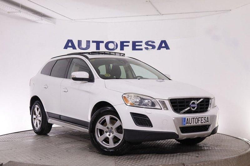 Käytetty Volvo XC60 Momentum 205 HP (150 kW) 2011 Valkoinen Katumaasturi