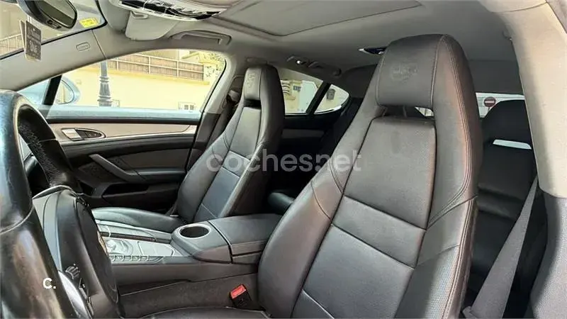 Usado Porsche Panamera Diesel 300 CV (220 kW) 2013 Gris / plata Utilitario