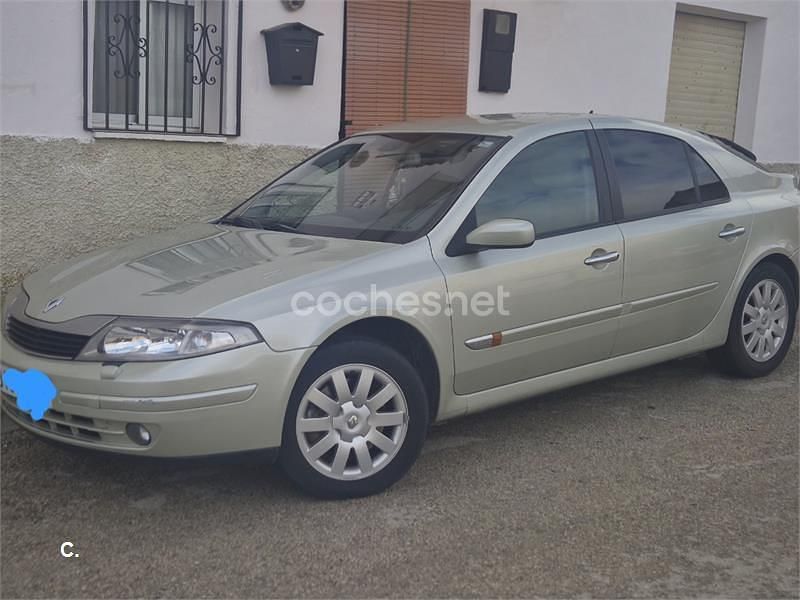 Beige Usado 2003 Renault Laguna II Privilege Berlina | 4500 € - Imagen 1/4