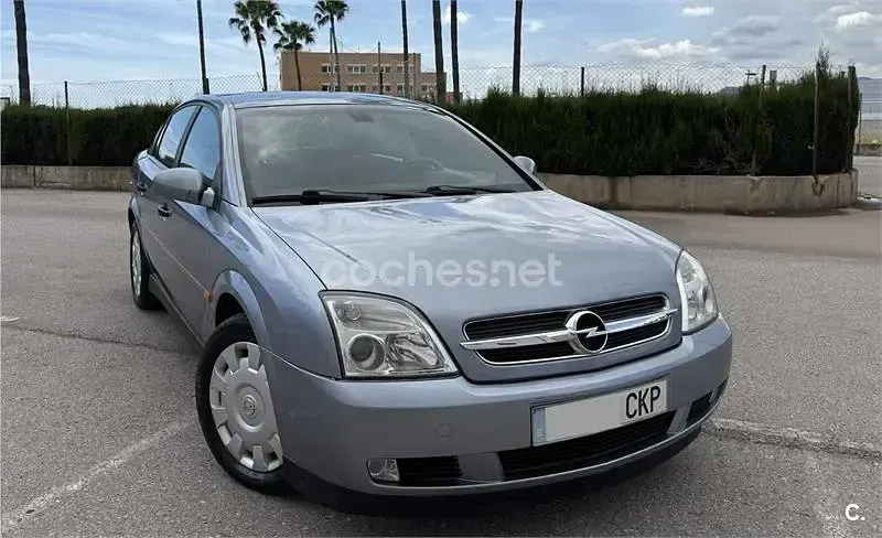 Usado Opel Vectra Comfort 125 CV (91 kW) 2004 Gris / plata Berlina