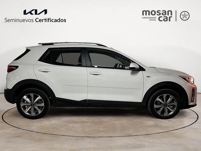 Usado Kia Stonic 100 CV (73 kW) 2025 Blanco SUV